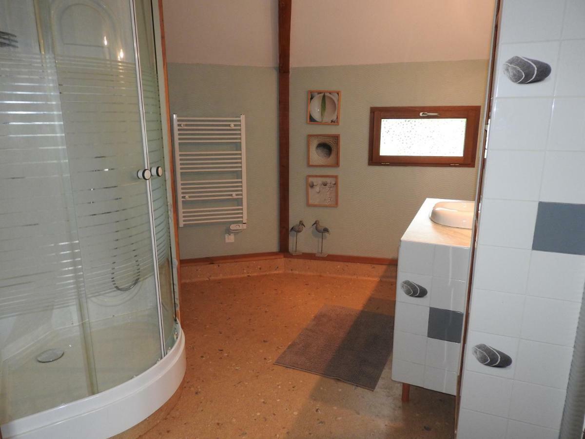 La Maison Ronde Et Ses 2 Cahutes Monthoiron Buitenkant foto